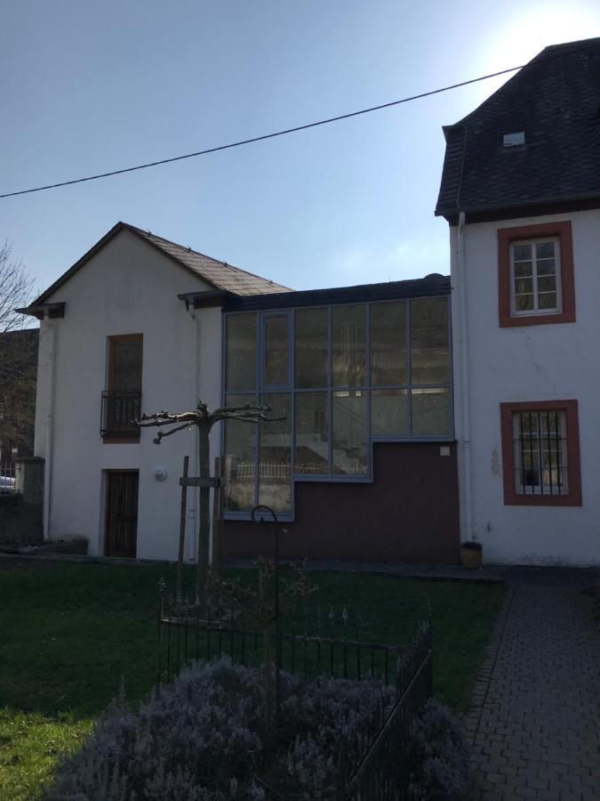 Ferienwohnung Altes Pfarrhaus Mit Flair Und Moselblick Brauneberg Zewnętrze zdjęcie